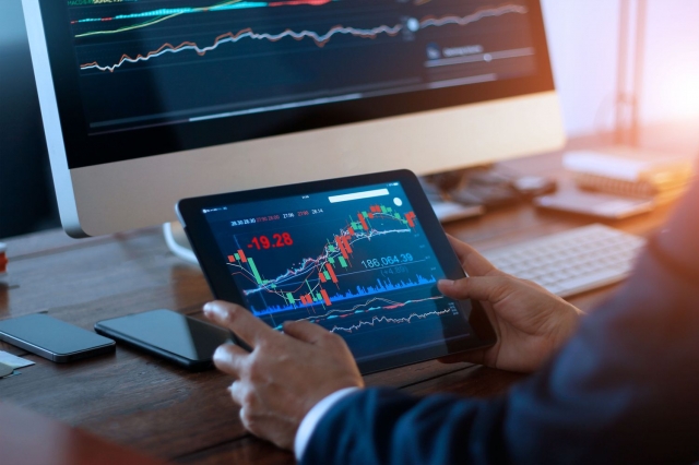 How Can Trading Forex with a Regulated Broker Benefit You?
